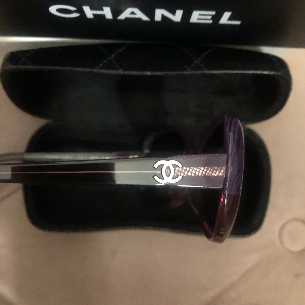 CHANEL Black Gradient Oversized Round Sunglasses - Picture 4 of 11